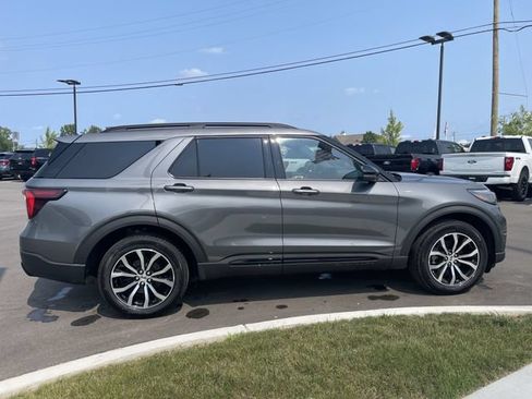 Certified 2026 Ford Explorer ST-Line AWD/4WD image 6