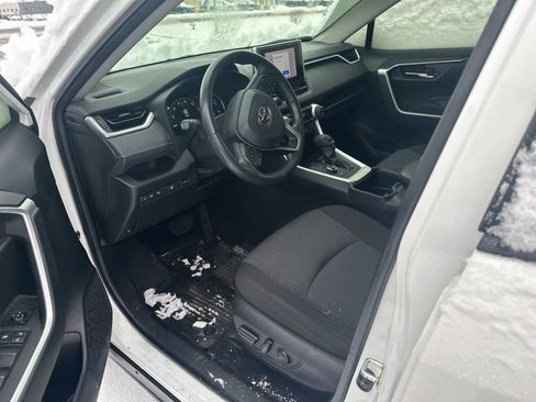 Used 2023 Toyota RAV4 XLE w/ Convenience Package image 5