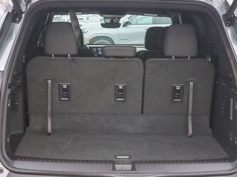 Used 2026 Chevrolet Traverse LT w/ Driver Confidence Package image 23