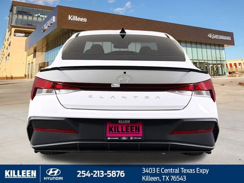 Used 2025 Hyundai Elantra Sport FWD image 8
