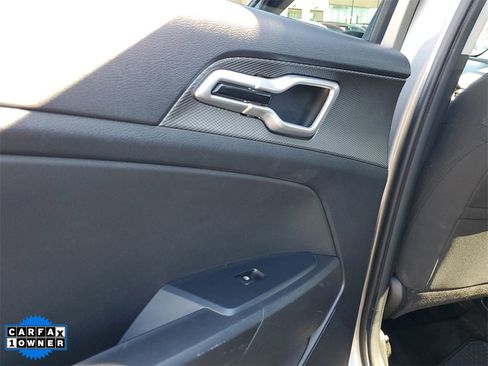 Used 2023 Kia Sportage LX image 15