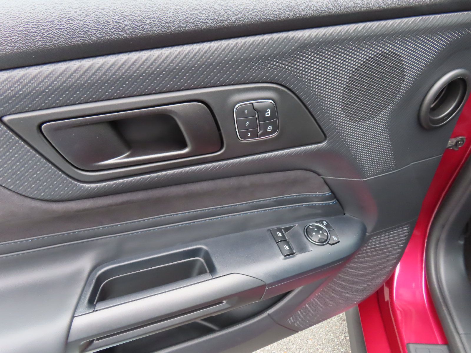 Used 2025 Ford Mustang Dark Horse RWD image 17