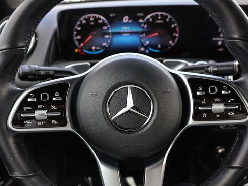 Used 2023 Mercedes-Benz GLB 250 GLB 250 image 38