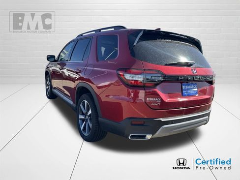 Used 2023 Honda Pilot Touring image 4