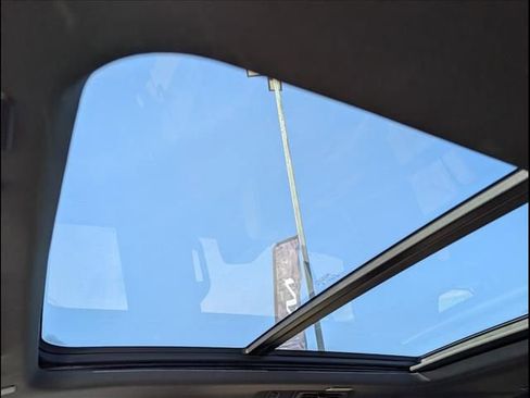 Used 2023 Chevrolet Tahoe High Country image 15