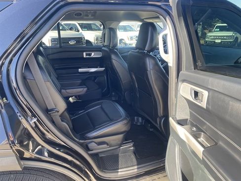 Used 2023 Ford Explorer XLT w/ Equipment Group 202A image 6