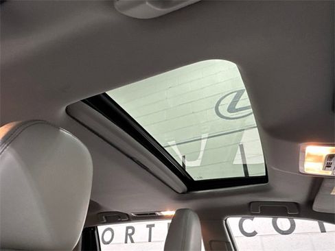 Used 2017 Toyota Highlander Limited image 10