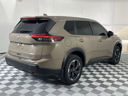 Certified 2024 Nissan Rogue SV image 8