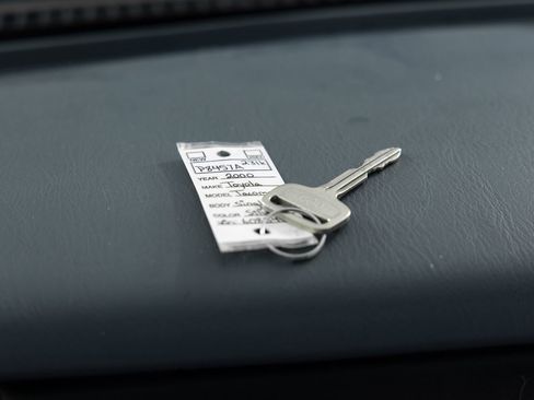 Used 2000 Toyota Tacoma 2WD Regular Cab image 22