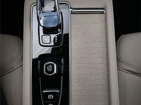 New 2026 Volvo XC90 B6 Plus w/ Protection Package Premier image 10