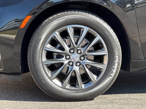 Certified 2024 Buick Enclave Avenir FWD image 28