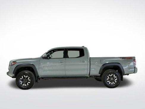 Used 2022 Toyota Tacoma TRD Off-Road w/ TRD Premium Off Road Package image 7