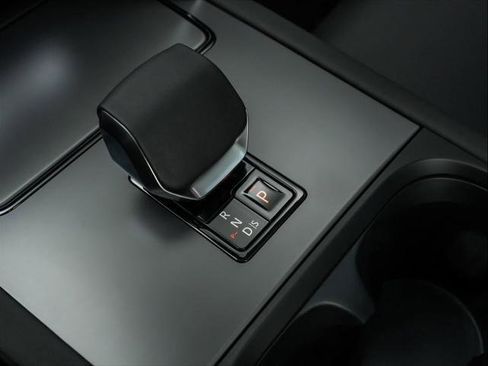 New 2025 Land Rover Discovery Sport S image 27