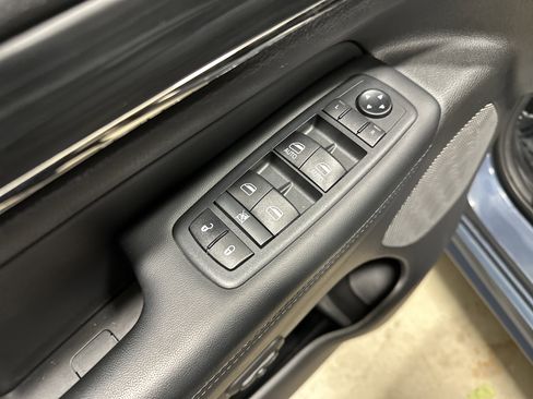 Used 2020 Jeep Grand Cherokee Limited X image 6