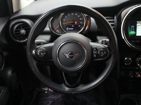 Used 2021 MINI Cooper 4-Door Hardtop w/ Storage Package image 25