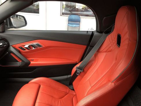 Used 2019 BMW Z4 sDrive30i w/ Convenience Package RWD image 30