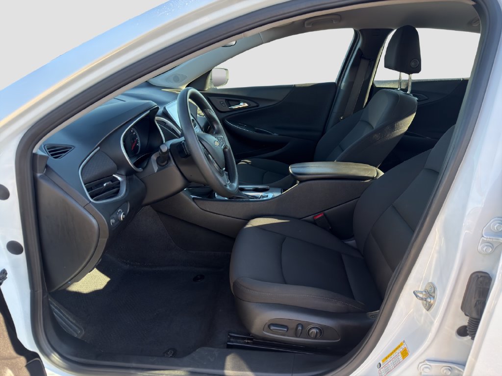 Used 2024 Chevrolet Malibu LT FWD image 9