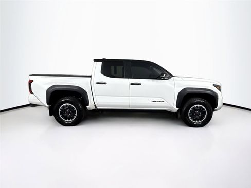 Used 2024 Toyota Tacoma TRD Off-Road w/ TRD Off Road Premium Package AWD/4WD image 11