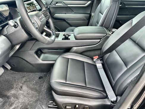 New 2026 GMC Acadia Elevation w/ Elevation Premium Package AWD/4WD image 24
