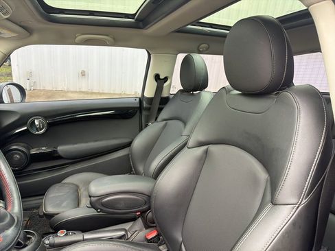 Used 2018 MINI Cooper S image 7