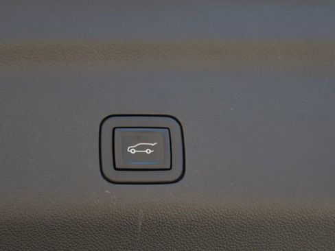Used 2024 Chevrolet Tahoe Premier RWD image 47