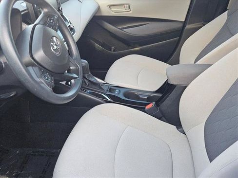 Used 2022 Toyota Corolla LE FWD image 15