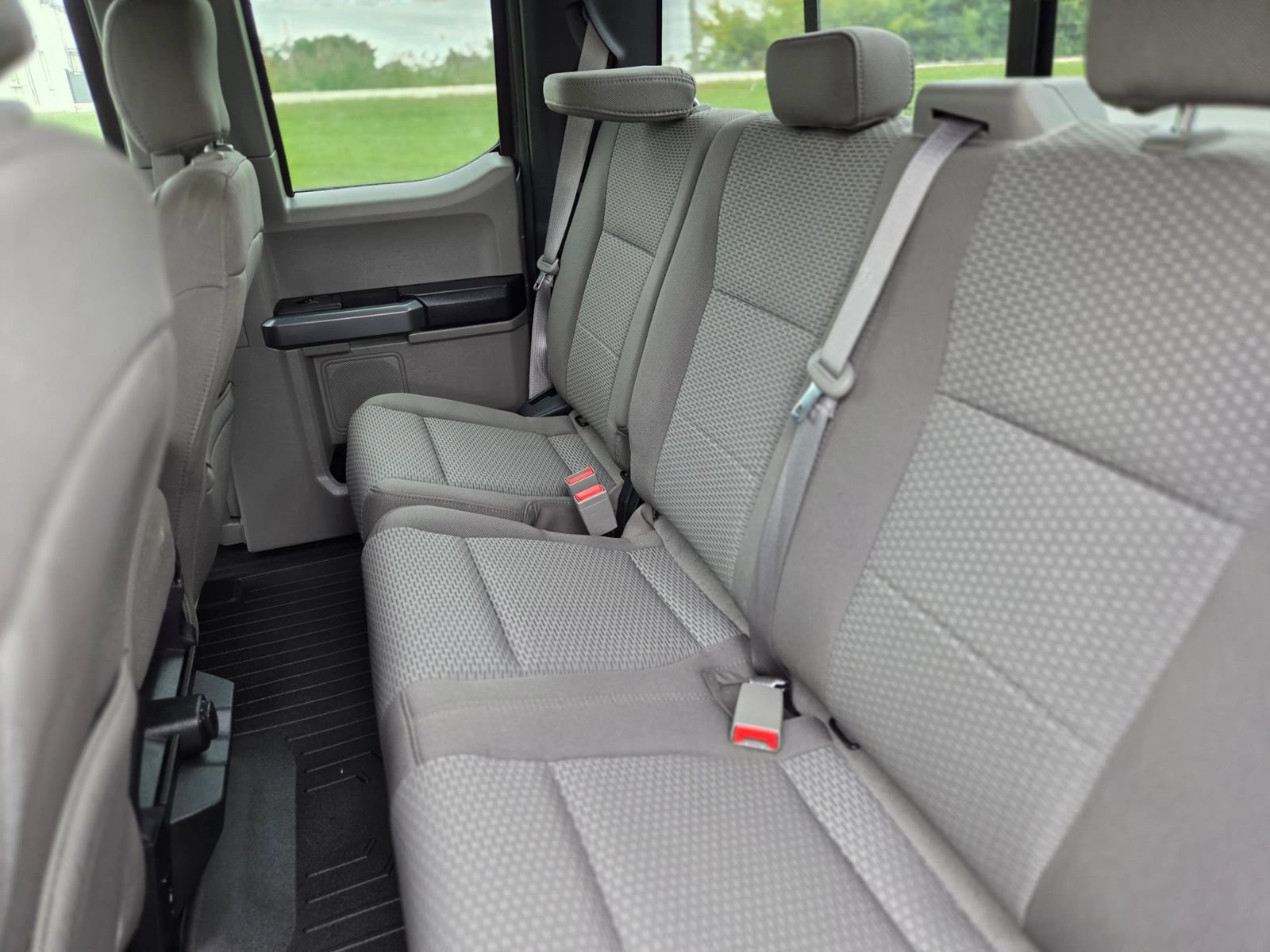 Used 2018 Ford F150 XLT w/ Equipment Group 302A Luxury AWD/4WD image 8