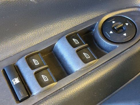 Used 2018 Ford Escape SE w/ SE Sync 3 Package AWD/4WD image 27