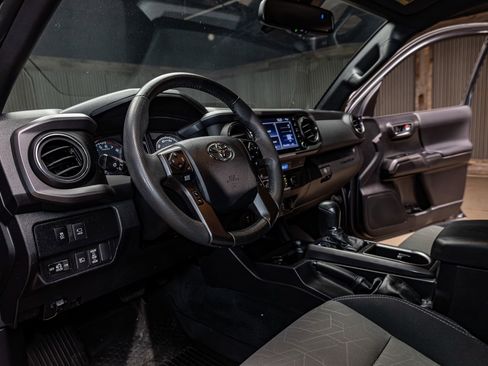 Used 2023 Toyota Tacoma TRD Sport w/ Advanced Technology Package image 12