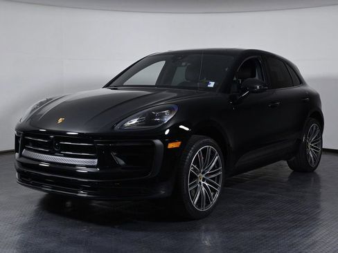 Certified 2025 Porsche Macan S image 1