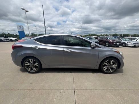 Used 2015 Hyundai Elantra Limited FWD image 4