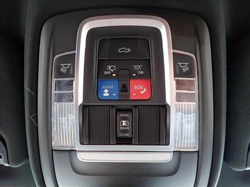 Used 2020 RAM 2500 Limited AWD/4WD image 22