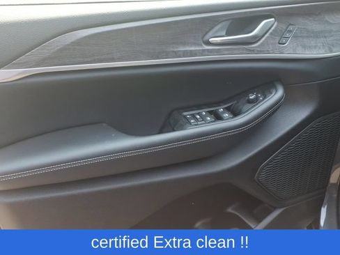 Certified 2024 Jeep Grand Cherokee Limited w/ Black Appearance Package AWD/4WD image 8