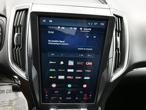 Used 2024 Ford Edge Titanium image 25