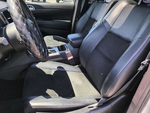 Used 2020 Jeep Grand Cherokee Altitude AWD/4WD image 13