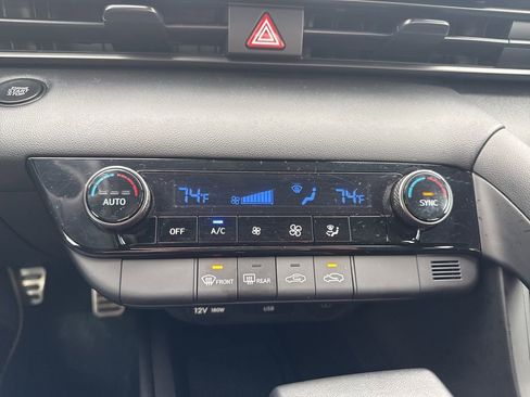 Used 2025 Hyundai Elantra Sport FWD image 21