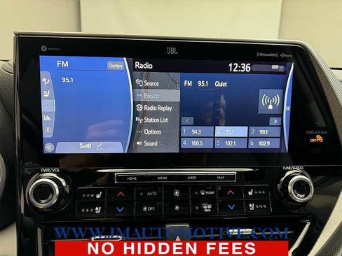Used 2021 Toyota Highlander Platinum image 24