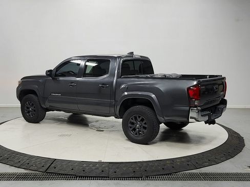 Used 2020 Toyota Tacoma SR5 RWD image 5