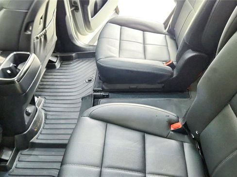 Used 2022 Kia Telluride EX w/ EX Premium Package image 32