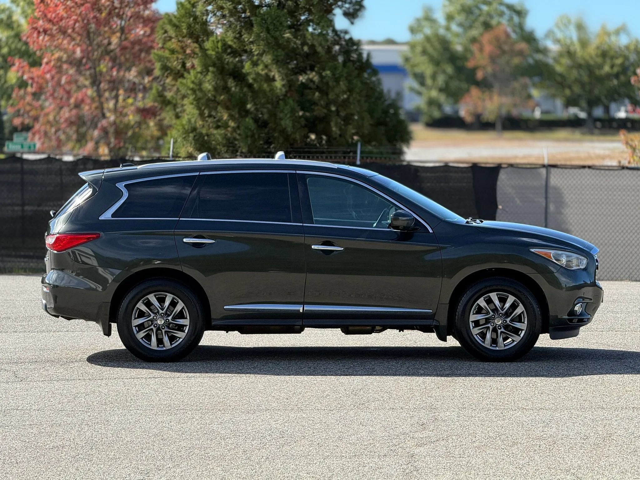 Used 2013 INFINITI JX35 AWD w/ Premium Pkg image 7