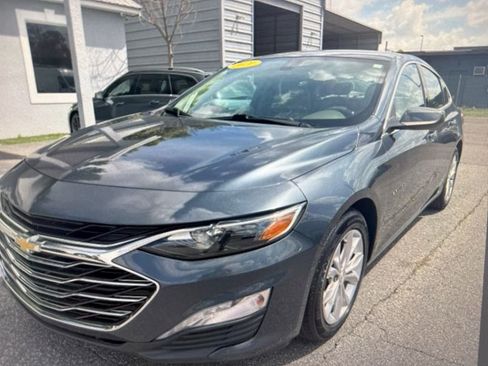 Used 2021 Chevrolet Malibu LT FWD image 2