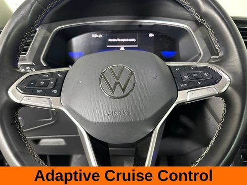 Used 2024 Volkswagen Tiguan SE w/ Panoramic Sunroof Package AWD/4WD image 16
