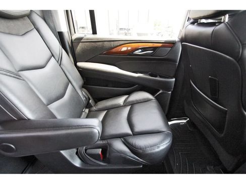 Used 2019 Cadillac Escalade ESV Premium Luxury AWD/4WD image 11