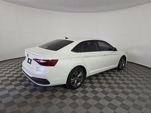 Used 2022 Volkswagen Jetta SE FWD image 4