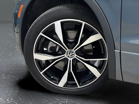 Used 2023 Volkswagen Tiguan SEL R-Line AWD/4WD image 40