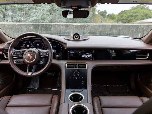 Certified 2025 Porsche Taycan AWD/4WD image 34