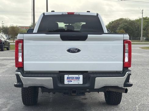 Used 2025 Ford F250 XLT AWD/4WD image 3