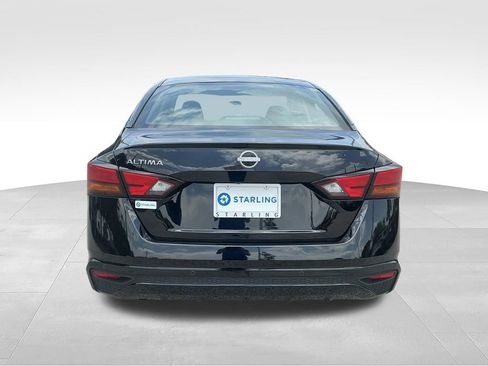 Used 2024 Nissan Altima 2.5 S FWD image 9
