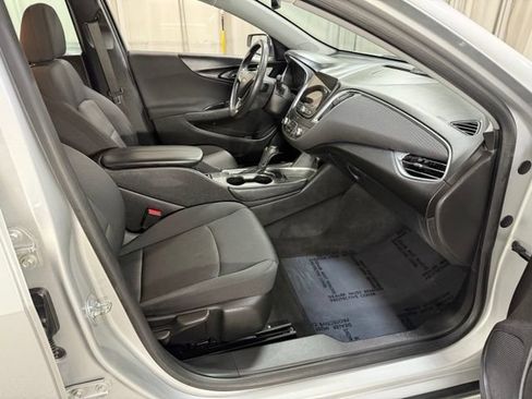 Used 2016 Chevrolet Malibu LT FWD image 7