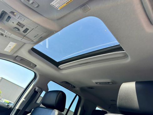 Used 2019 Chevrolet Tahoe LT AWD/4WD image 9